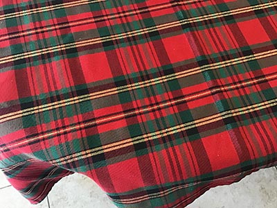 rectangle tablecloth (red/black/gold Christmas plaid) - 60 x 104